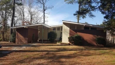 Building Photo - 208 Latonea Dr