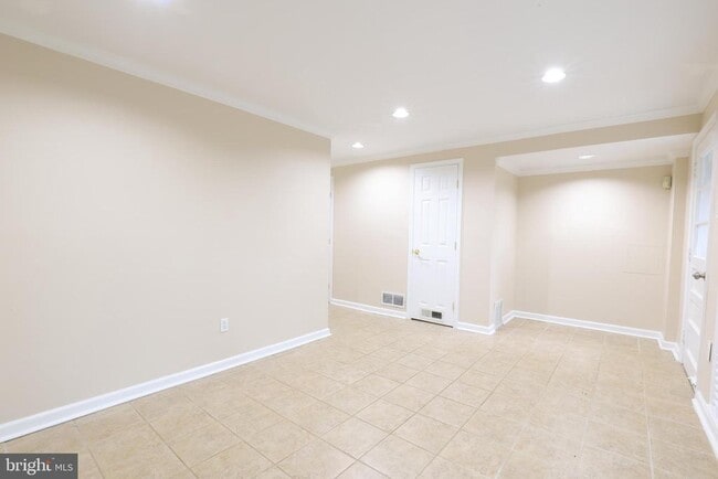 Building Photo - 9704 St Andrews Dr