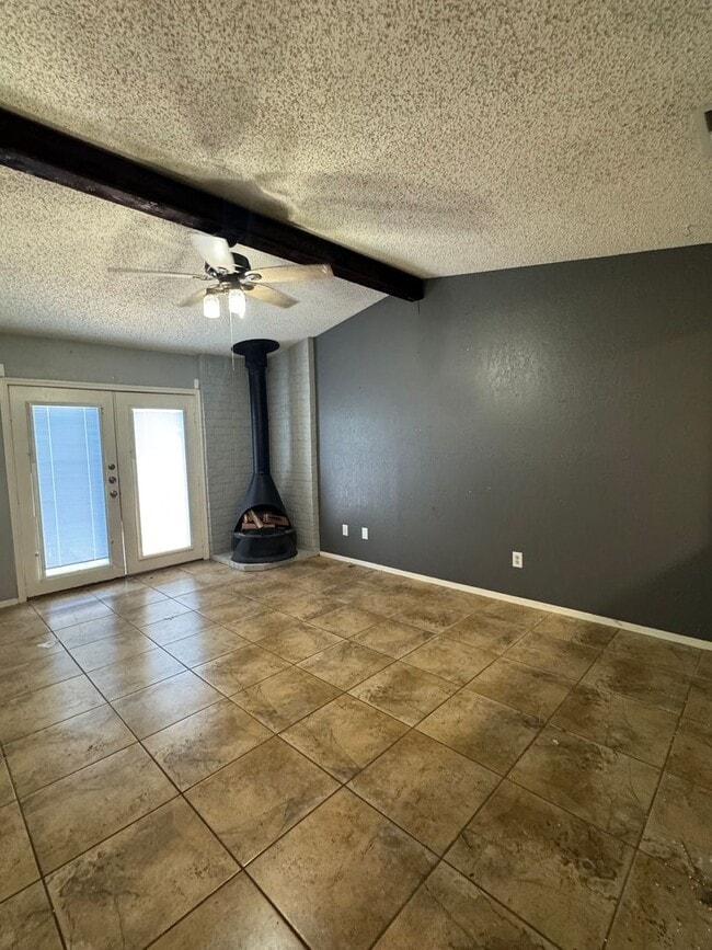 Building Photo - Southside-Duplex-Includes Water & Trash