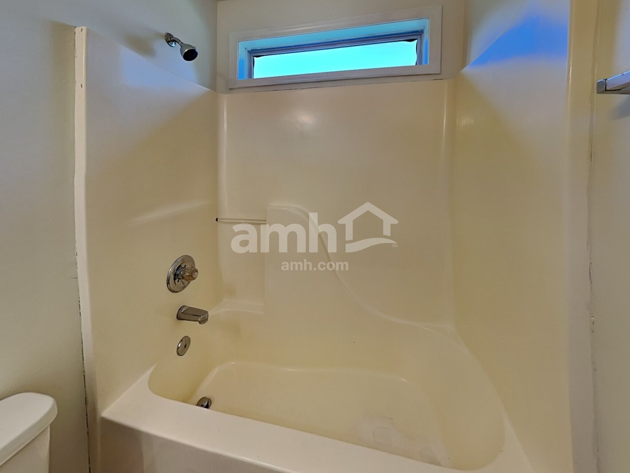 Building Photo - 614 Worthington Pl