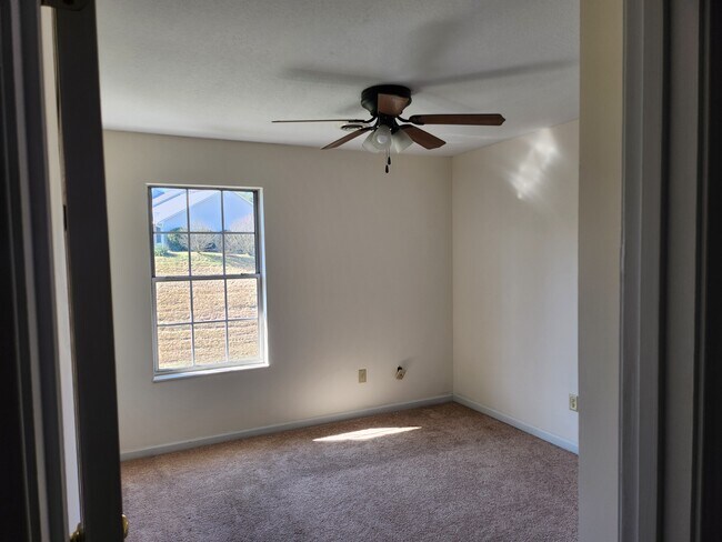 Building Photo - 1719 Wood Song Ln