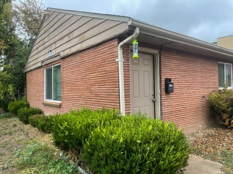 Primary Photo - 1426 Clinton St