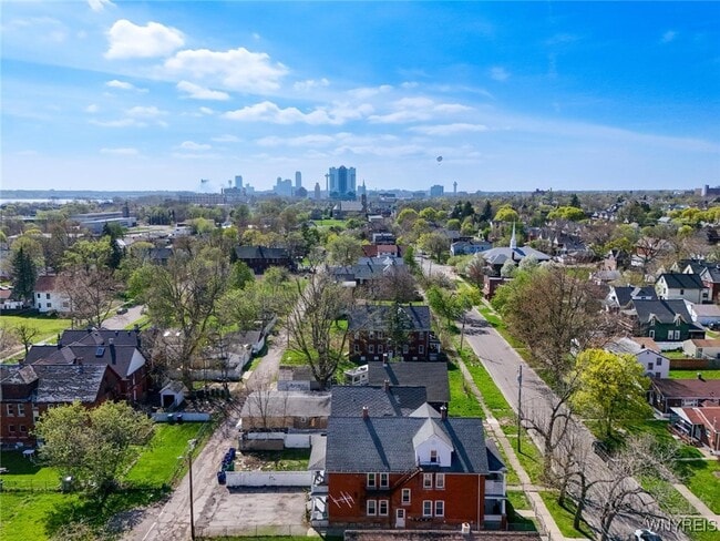 Building Photo - 1953 Falls St
