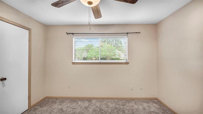 Building Photo - 10919 Paulwood Dr