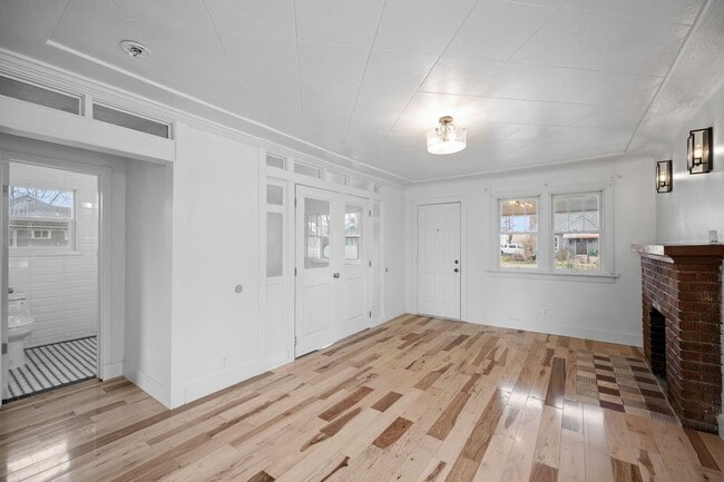 Building Photo - 2618 N Ash St