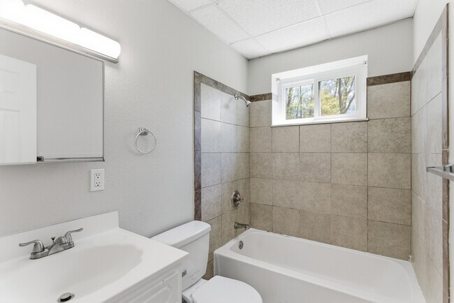 Building Photo - 3300-3374 Valley View Drive - 3332