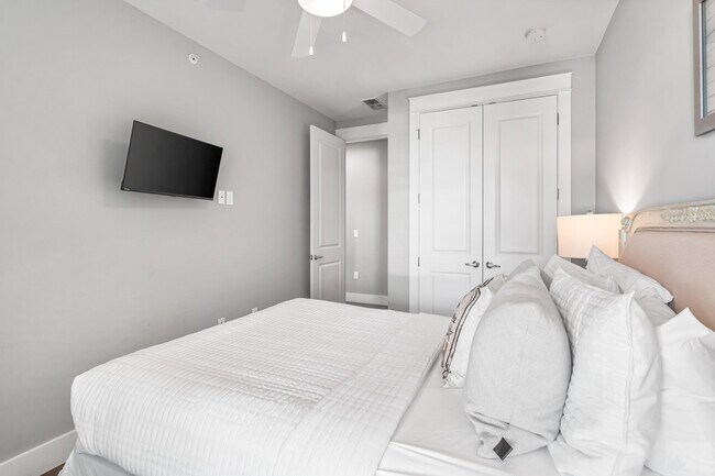 Building Photo - 4923 E County Hwy 30A