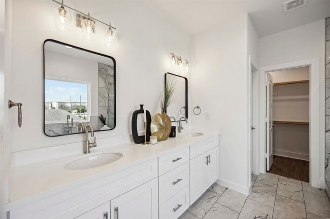 Building Photo - 3504 Caplin St