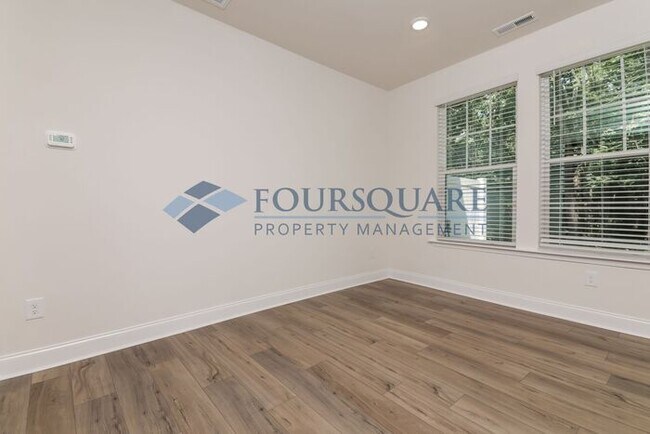 Building Photo - End Unit Townhome | Back Patio with Privac...