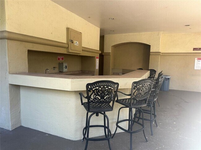 Building Photo - 824 Camargo Way