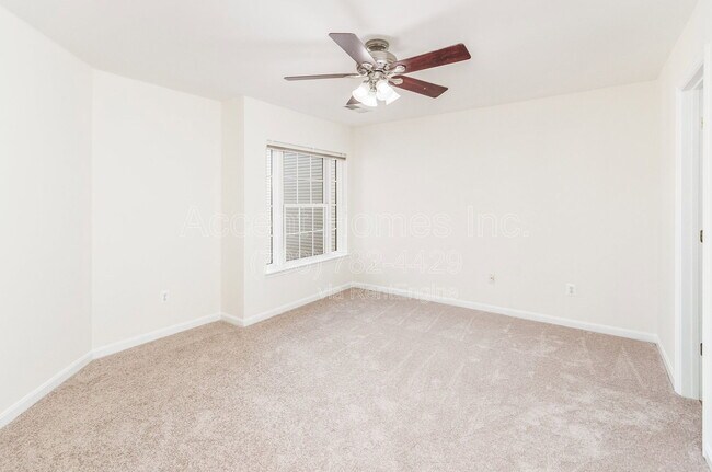 Building Photo - 9875 Dochart Sound Ln
