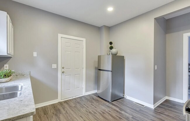 Building Photo - Fully Remodeled 4 Bedroom Benson Home!!
