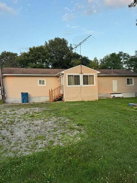Building Photo - 6247 Love Warner Rd