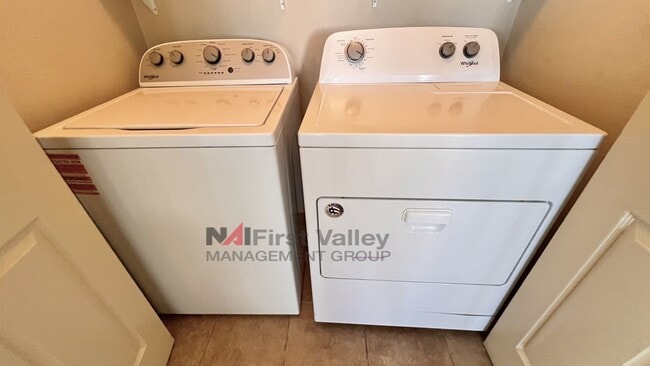 Building Photo - 1 Bedroom, 1 Bath