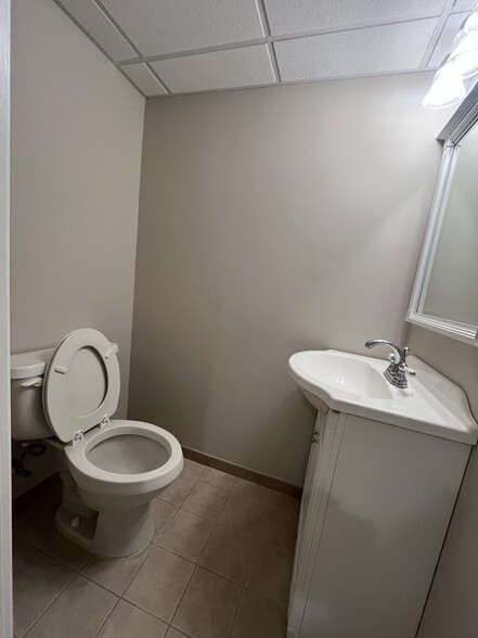 Building Photo - 19 Burnsway Ct