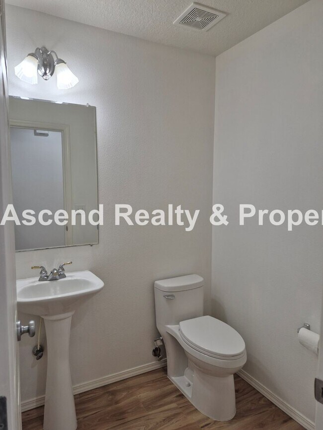 Building Photo - Bethany 3 Bed + Office on Main Fenced Back Yard w/Deck 2 Car Attached Garage Available Now!