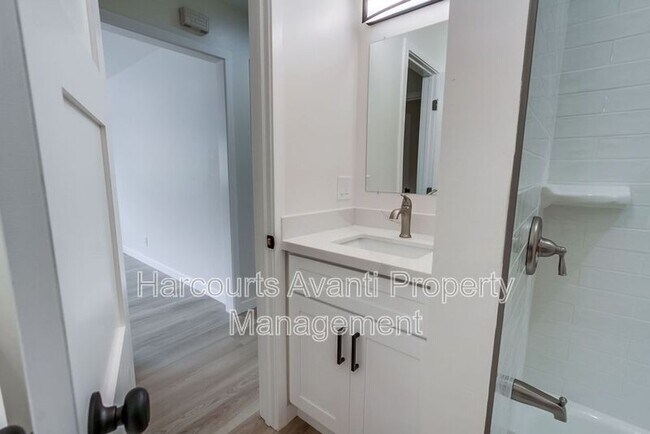 Building Photo - 523 S Barnwell St