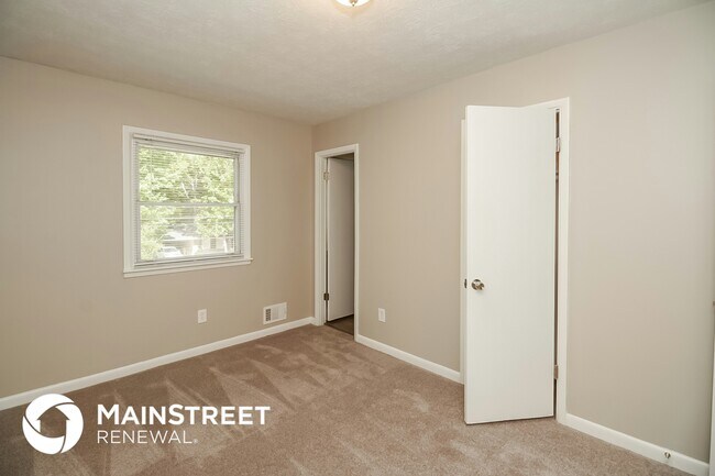 Building Photo - 218 Lucan Way