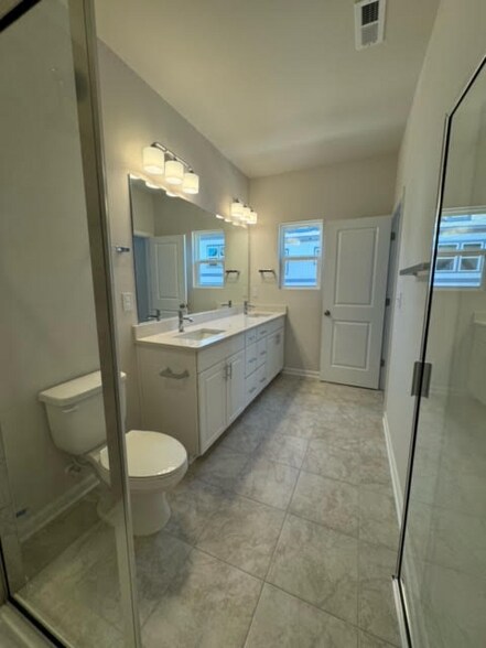 Building Photo - 1438 Blanche St