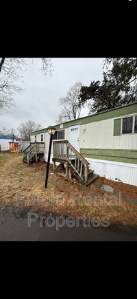 Building Photo - 10 Talmar Ln