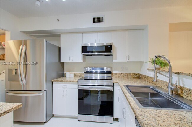 Building Photo - 4824 N State Rd 7