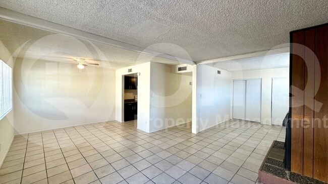 Building Photo - 2662 N 43rd Ave