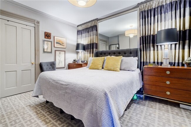 Building Photo - 249 S Goodman St