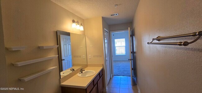 Building Photo - 3700 Kirkpatrick Cir