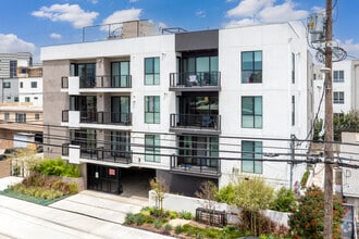 Building Photo - 4320 Inglewood Blvd