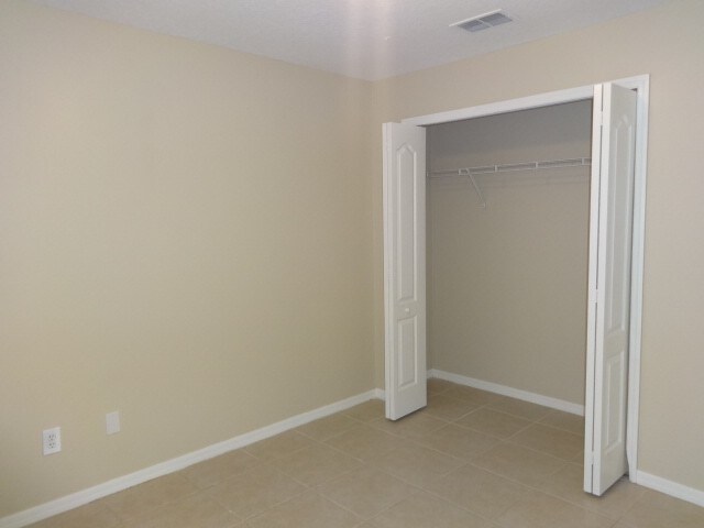 Building Photo - 808 Scenic View Cir
