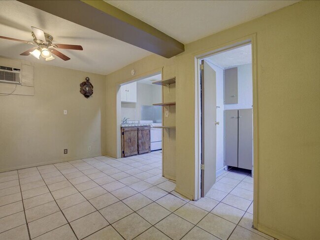 Building Photo - 1 Bedroom 1 Bathroom