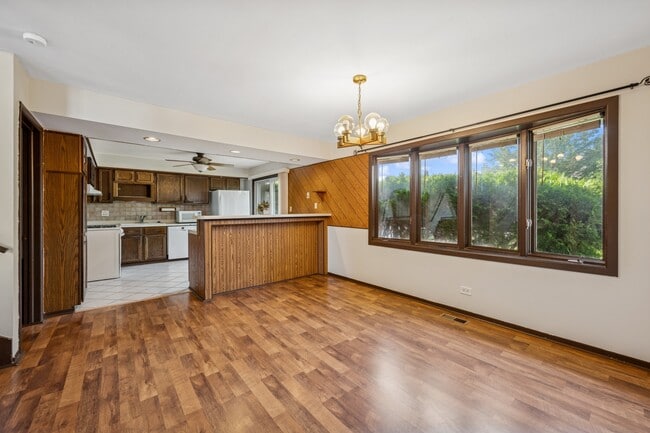 Building Photo - 366 Manning Dr