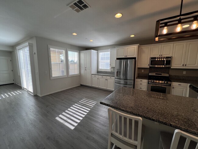 Building Photo - 8090 Cornwall Ct