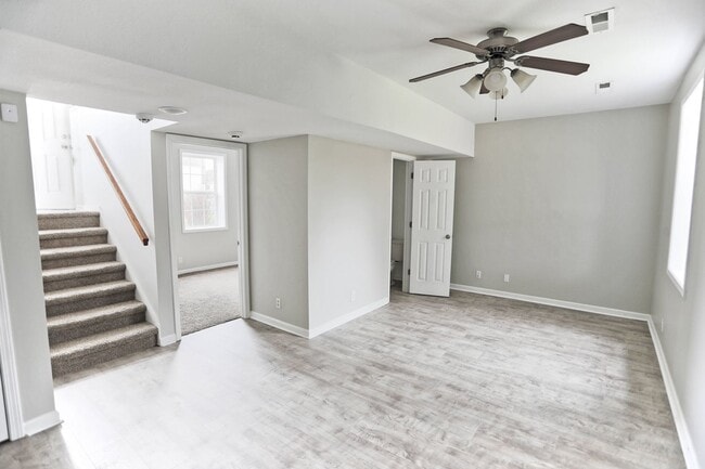 Building Photo - 3137 Little Grove Ln