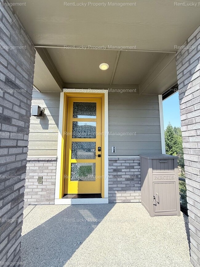 Building Photo - 2024-Built 3-Bedroom Home with Modern Upgr...