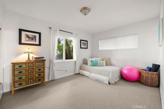 Building Photo - 128 Crescent Bay Dr