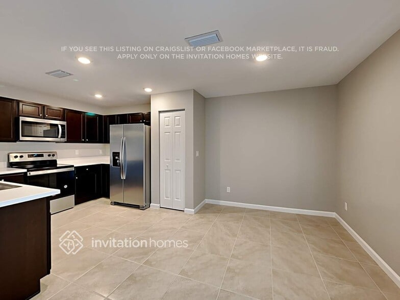 Building Photo - 1081 SW Macao Ave