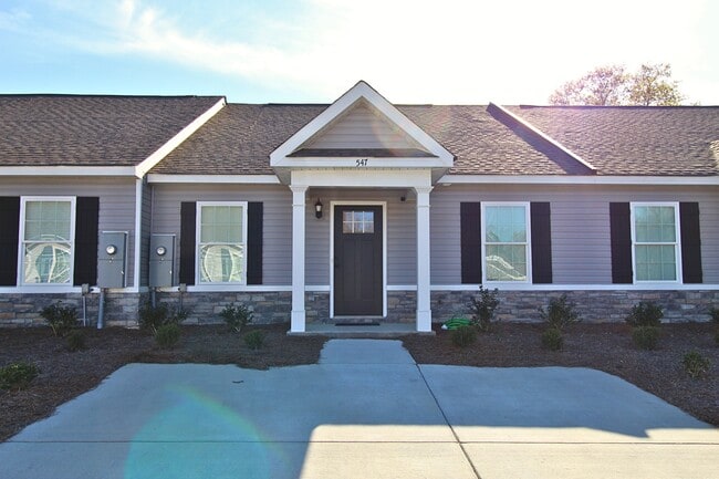 Building Photo - 547 Deerchase Ct