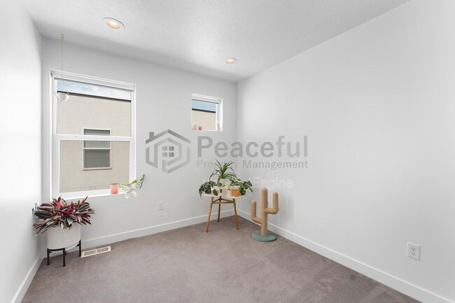 Building Photo - 230 W 1300 S St
