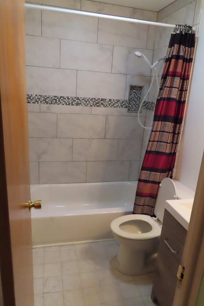 Building Photo - 4500 Keeler Dr