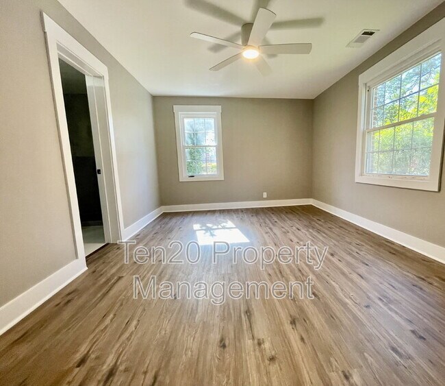 Building Photo - 1720 19th Ave