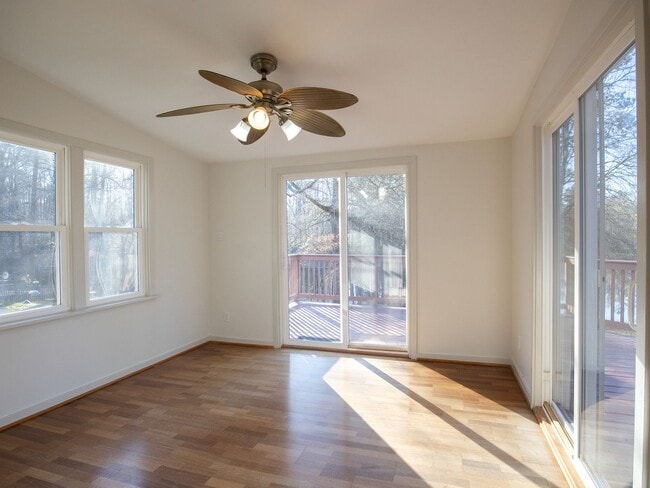 Building Photo - Move in ready 3 bedroom home