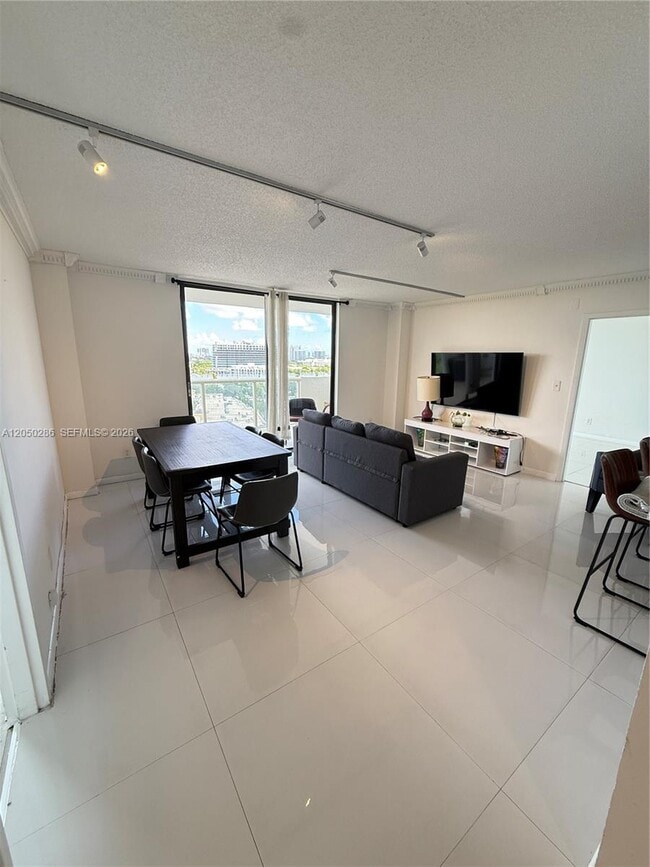 Building Photo - 13499 Biscayne Blvd