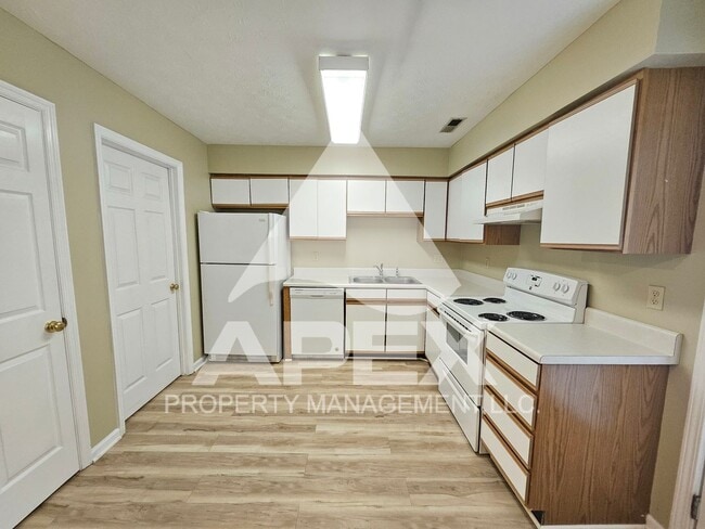 Building Photo - MOVE-IN SPECIAL, $1 RENT!! - Spacious 2Bd - 1.5 Ba Town Home---WEST--CEDAR BLUFF!