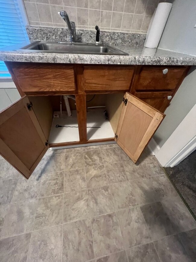 Building Photo - 2BR 1BA House for Rent