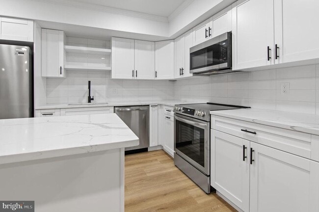 Building Photo - 25 Stonehenge Cir