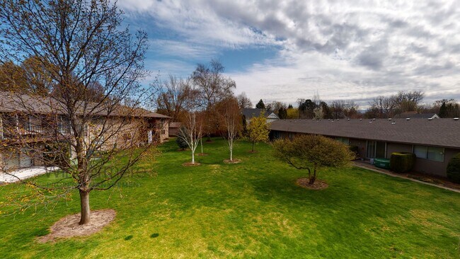 Building Photo - 333 Grove St