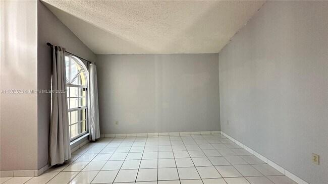 Building Photo - 5421 SW 143rd Ave