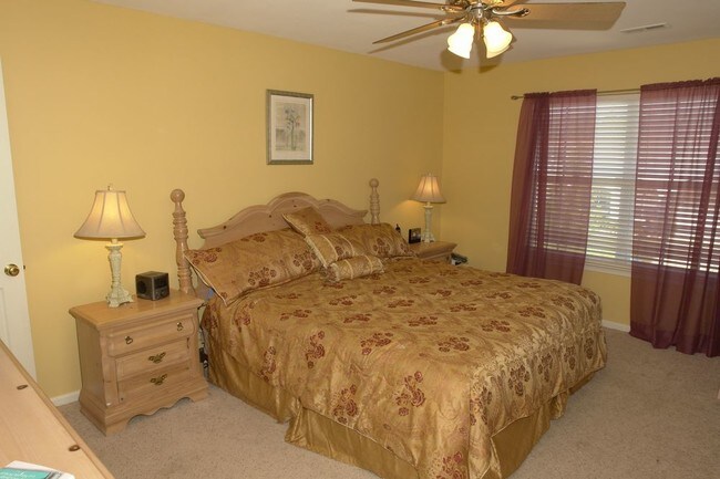 Building Photo - Castleton-2560 Mulberry Loop Virginia Beach