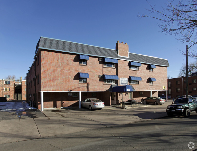 Building Photo - Logan Court